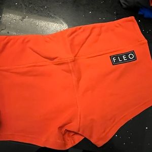 Fleo shorts reddish orange size M